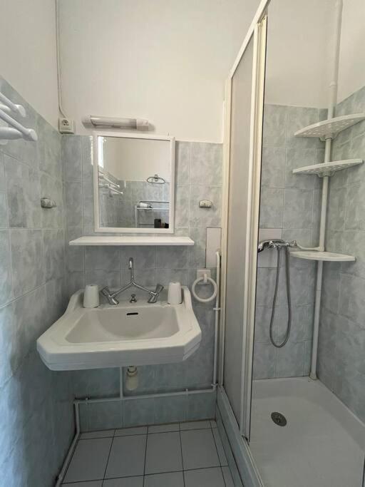 T2 Dans Le Vieil Antibes Appartement Buitenkant foto