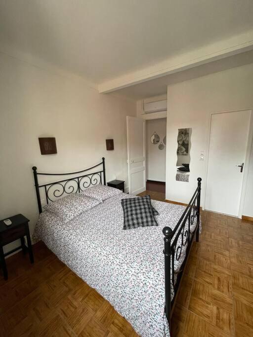 T2 Dans Le Vieil Antibes Appartement Buitenkant foto